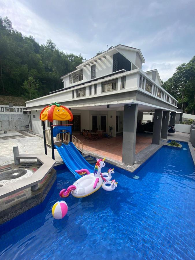 Villa Near Spice Arena 4Br 24Pax With Ktv Pool Table And Kids Swimming Pool บายันเลอปาส ภายนอก รูปภาพ